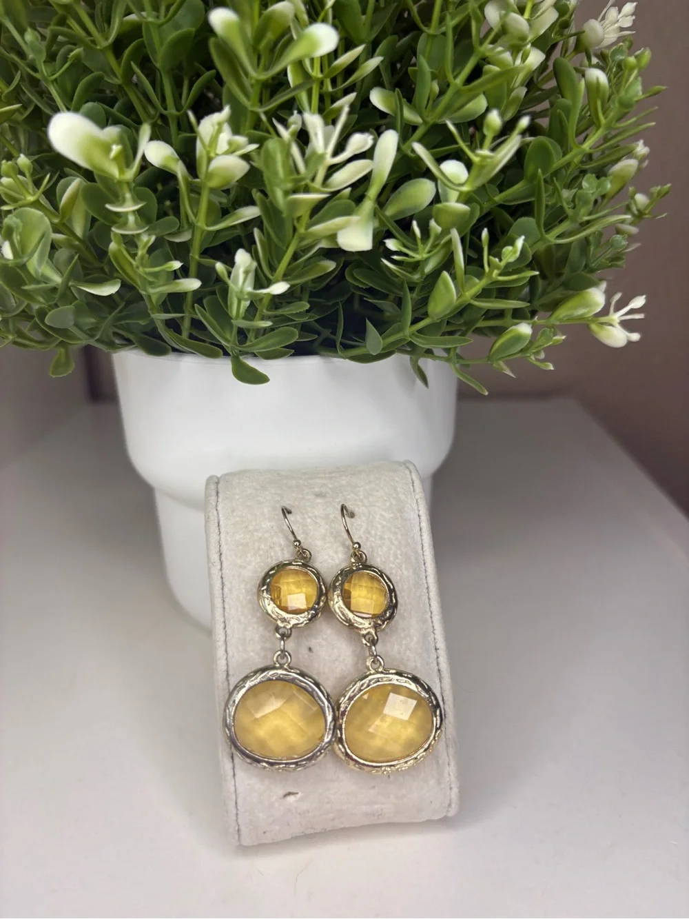 Vintage Gold Tone Citrine Yellow Faceted Glass Drop Dangle Statement Earrings